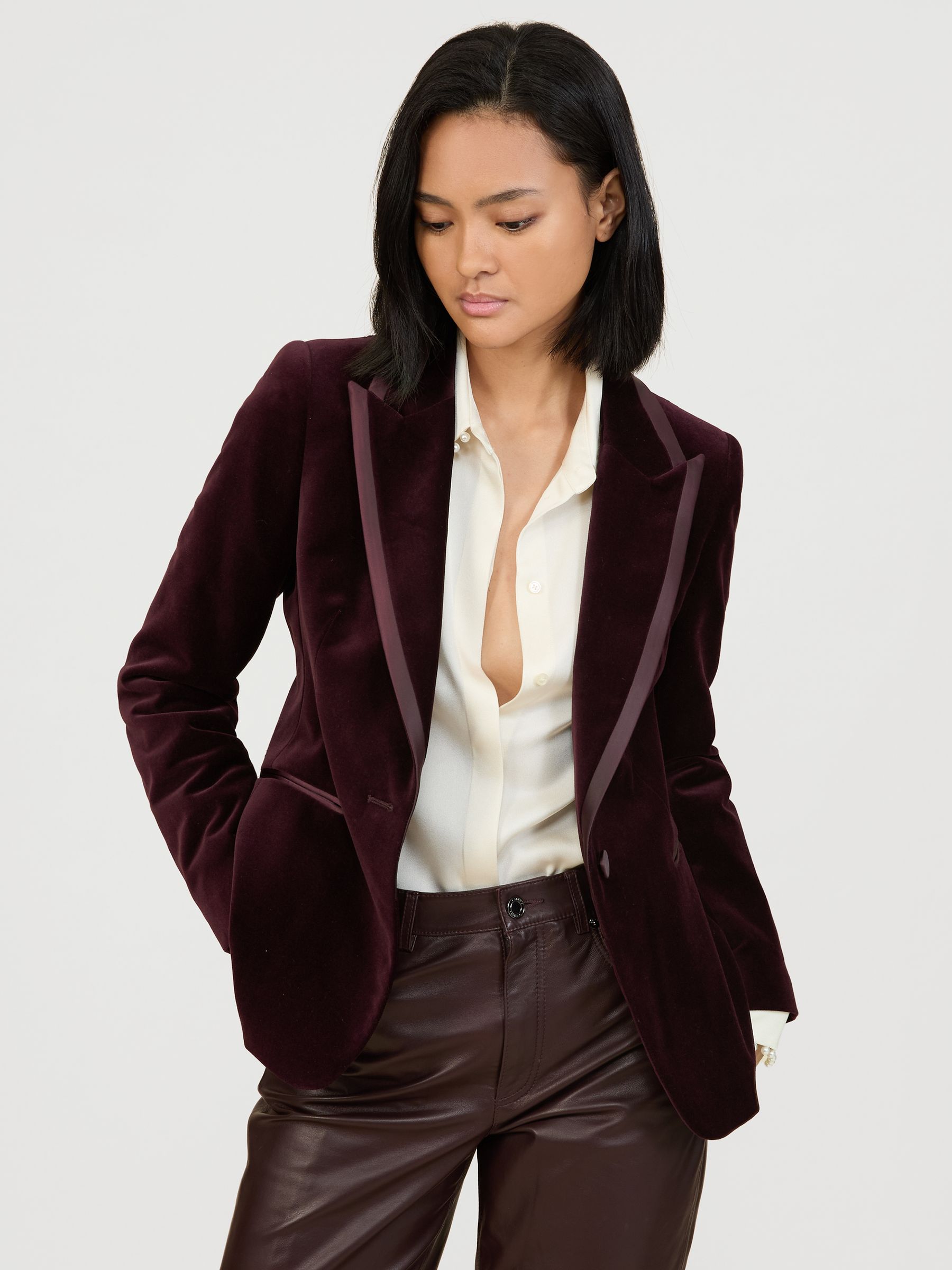 Velvet Single-Breasted Suit Blazer in Burgundy