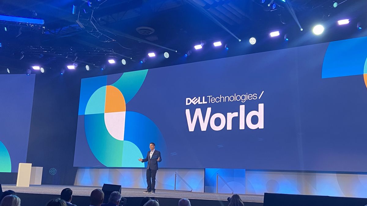 Michael Dell speaking on stage at Dell Technologies World 2022