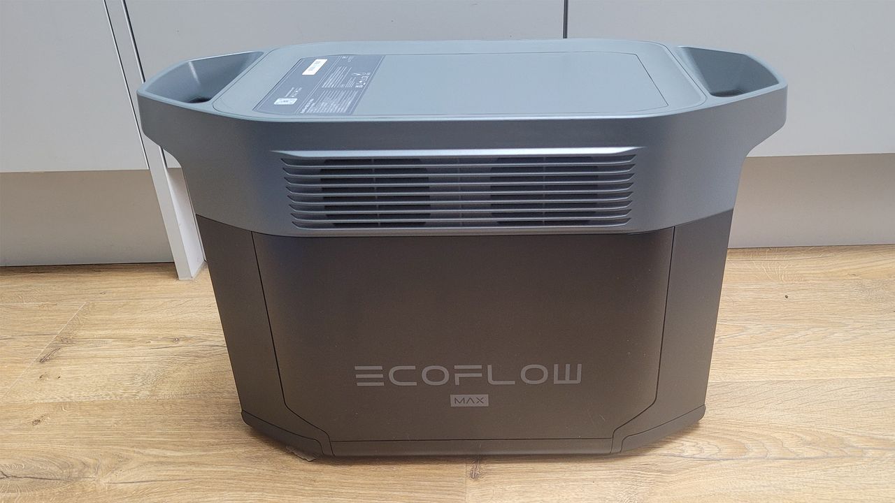 Review photo of the EcoFlow DELTA 2 Max