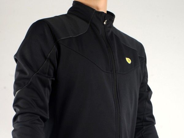 The Gavia PRO jacket uses AmFIB laminate fabrics throughout plus a DWR coating for surprising warmth and water protection given its relative light weight