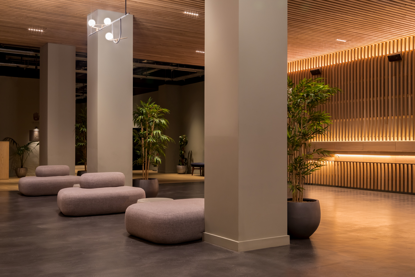 zedwell capsule hotel piccadilly circus opening