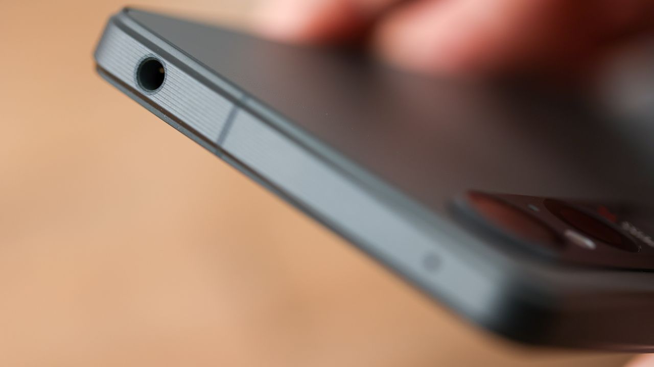 A photo of the Sony Xperia 1 V