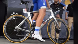 Marcel Kittel aboard his disc brake Venge at the stage two sign on in Dusseldorf