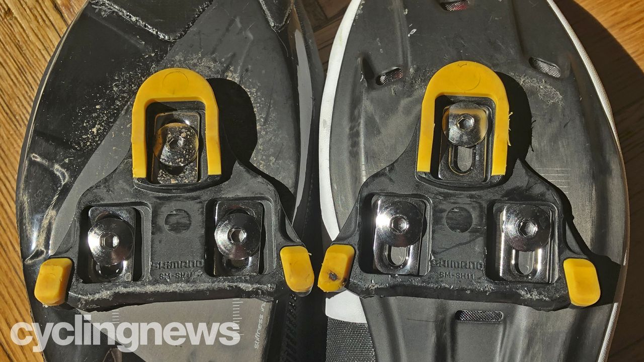 Fizik Infinito R1 shoes cleat position