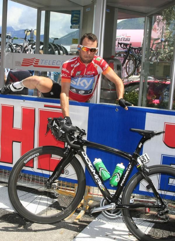 Red jersey holder Mark Cavendish (Team Sky)