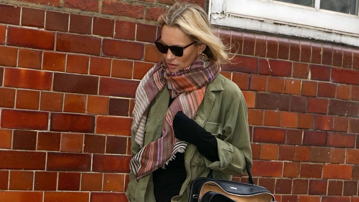 Wait, Did Kate Moss Just Bring Back the Jeans and Boots Outfit Formula I Thought We Left in 2015?