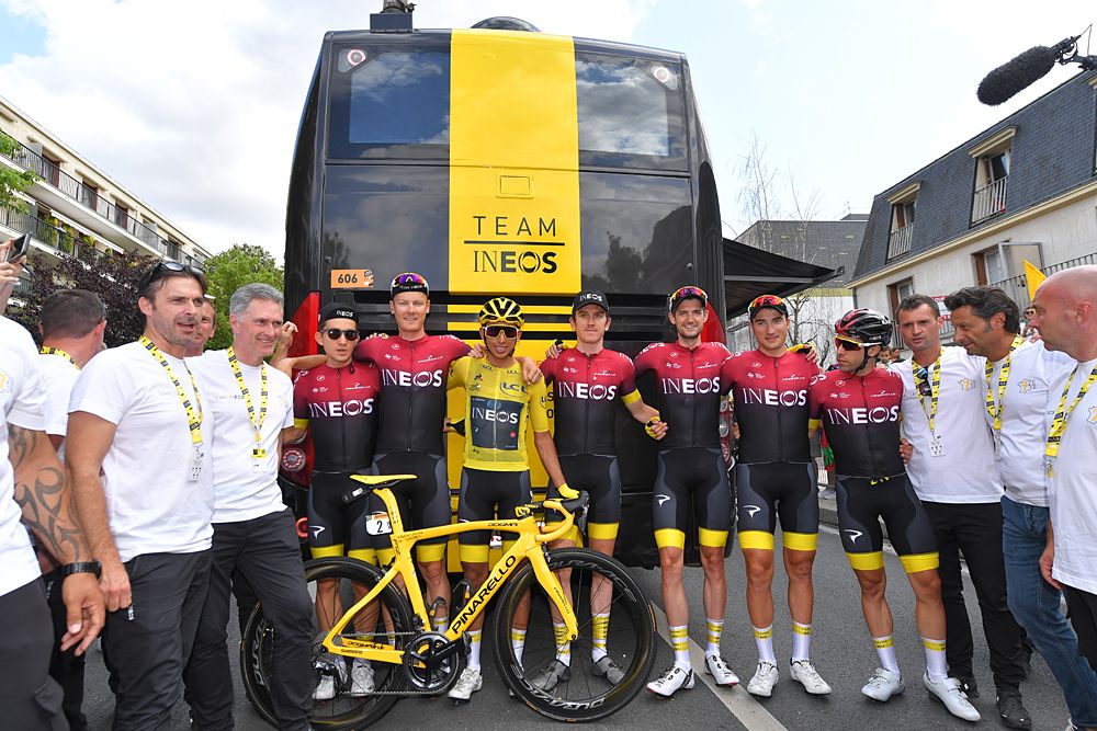 Egan Bernal in yellow, Dave Brailsford and Team Ineos at the start of stage 21 of the Tour de France