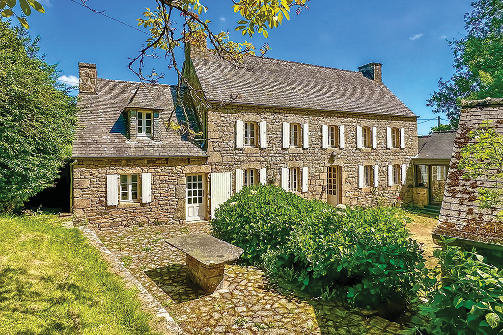 House for sale: Ploumilliau, Cotes d’Armor, Brittany, France
