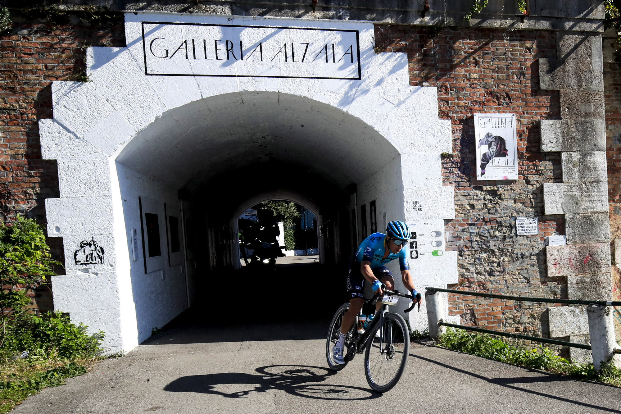 Serenissima Gravel 2021 1st Edition Lido di Jesolo Piazzola sul Brenta 1321 km 15102021 Alexey Lutsenko KAZ Astana Premier Tech photo Roberto BettiniBettiniPhoto2021