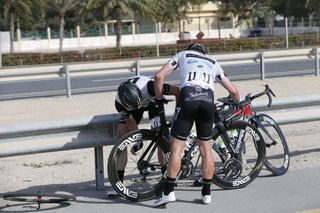 Mark Cavendish suffers a puncture on stage four of the 2016 Tour of Qatar