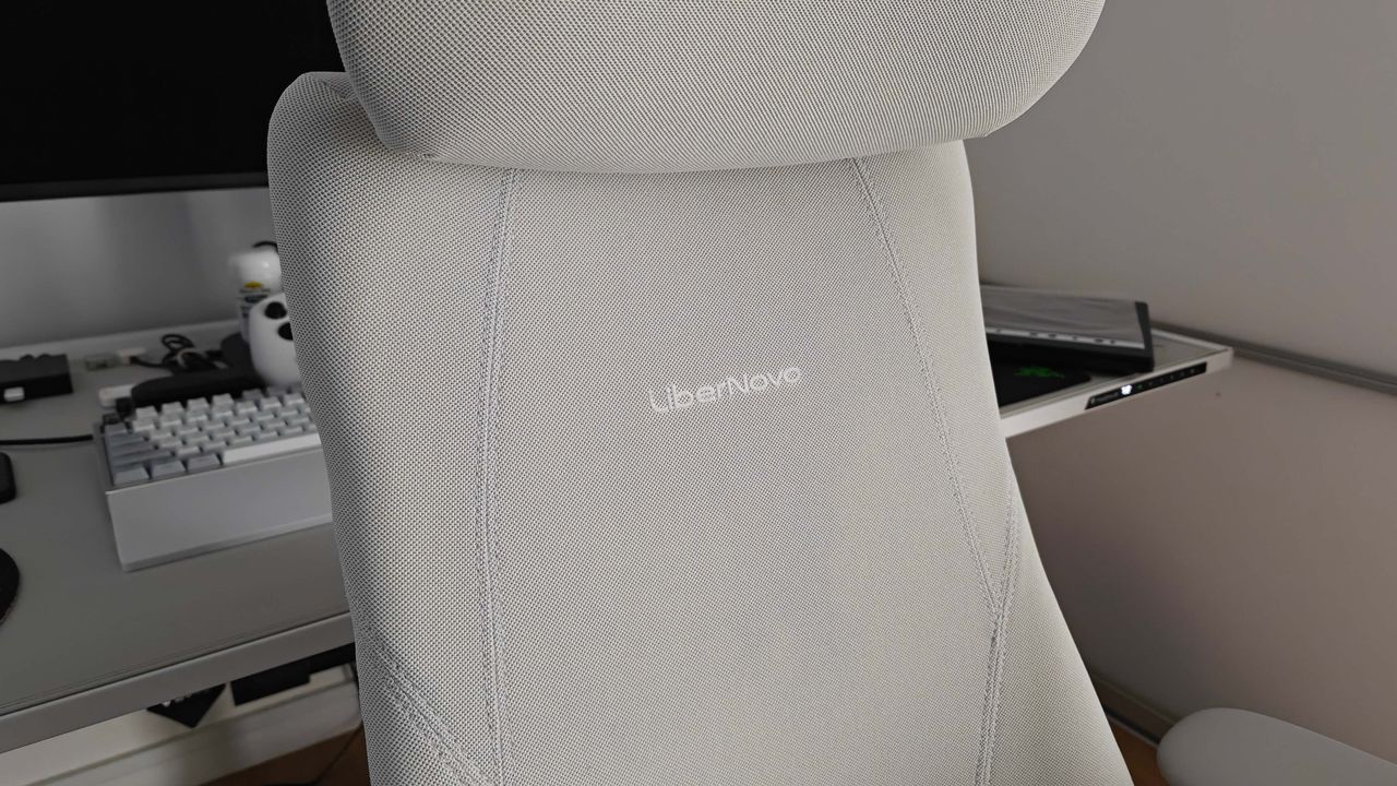 LiberNovo Omni Pro gaming chair