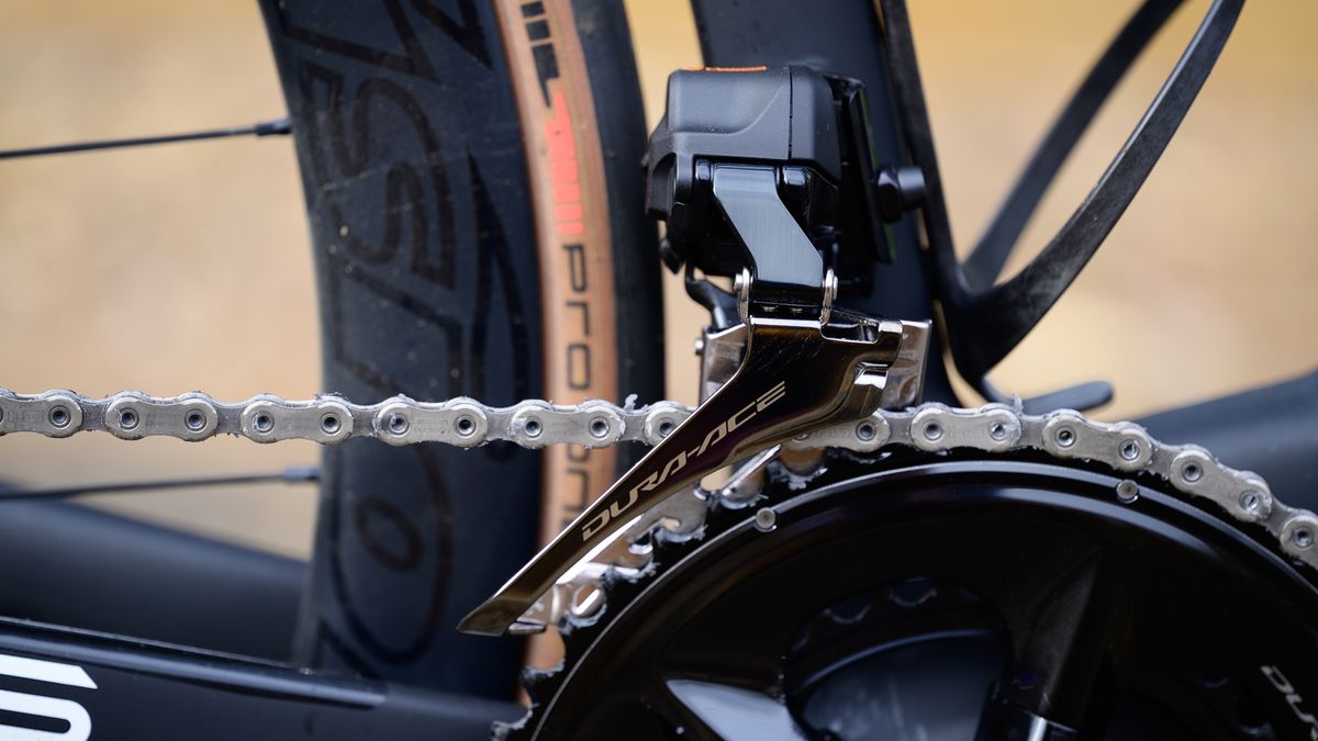 Shimano Dura-Ace R9150 Di2 front derailleur