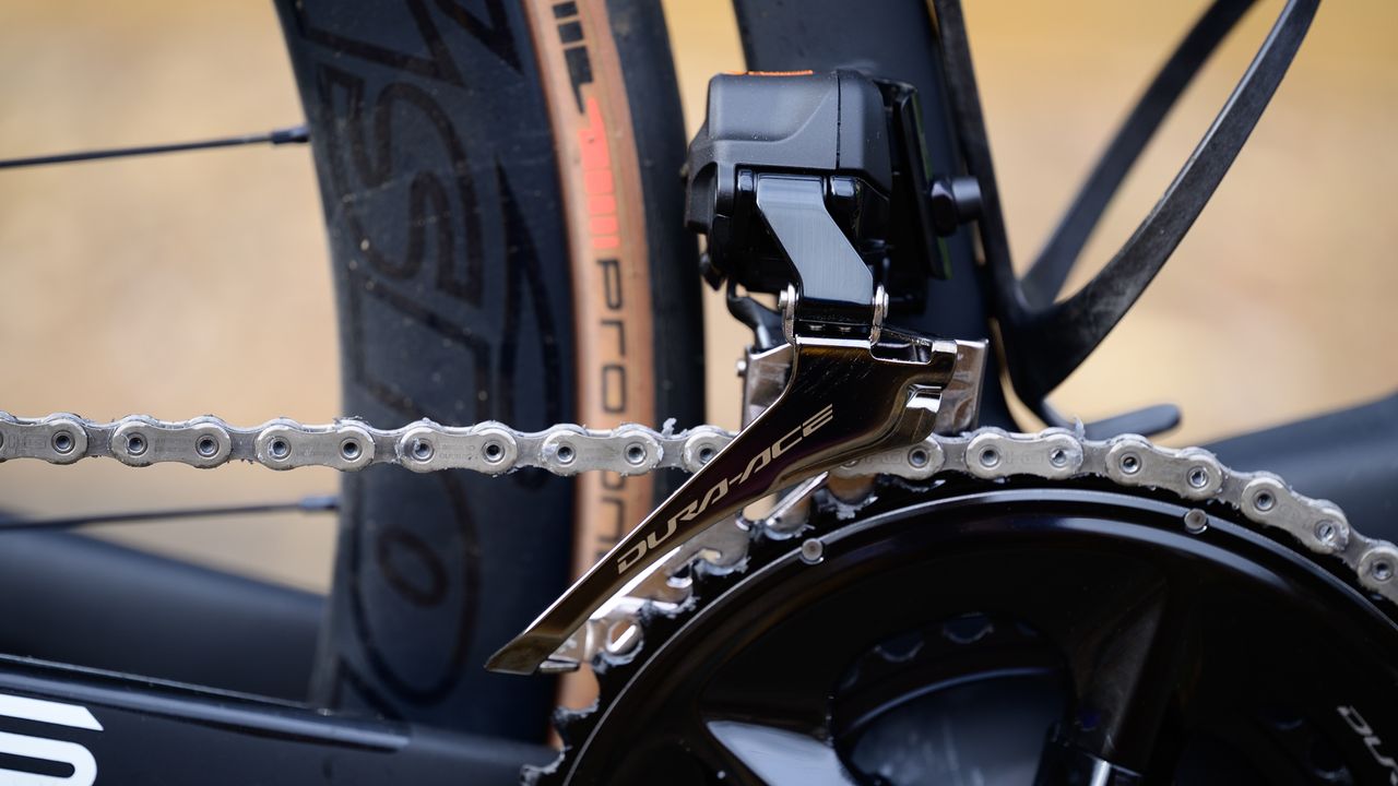 Shimano Dura-Ace R9150 Di2 front derailleur