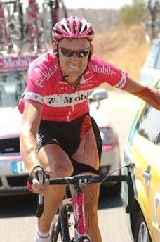 Rolf Aldag (T-Mobile) crashed today