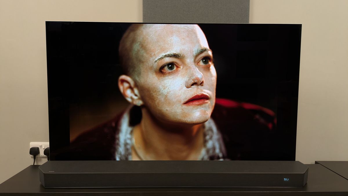 Bugonia 4K Blu-ray on LG G5 showing Michelle Fuller covered in white