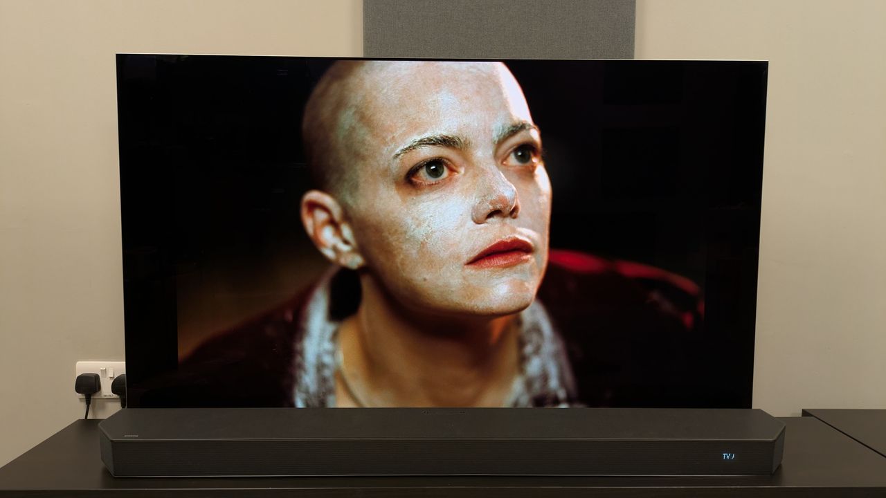 Bugonia 4K Blu-ray on LG G5 showing Michelle Fuller covered in white