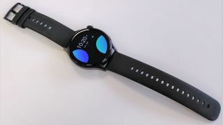 Huawei Watch 3 showing full length of strap