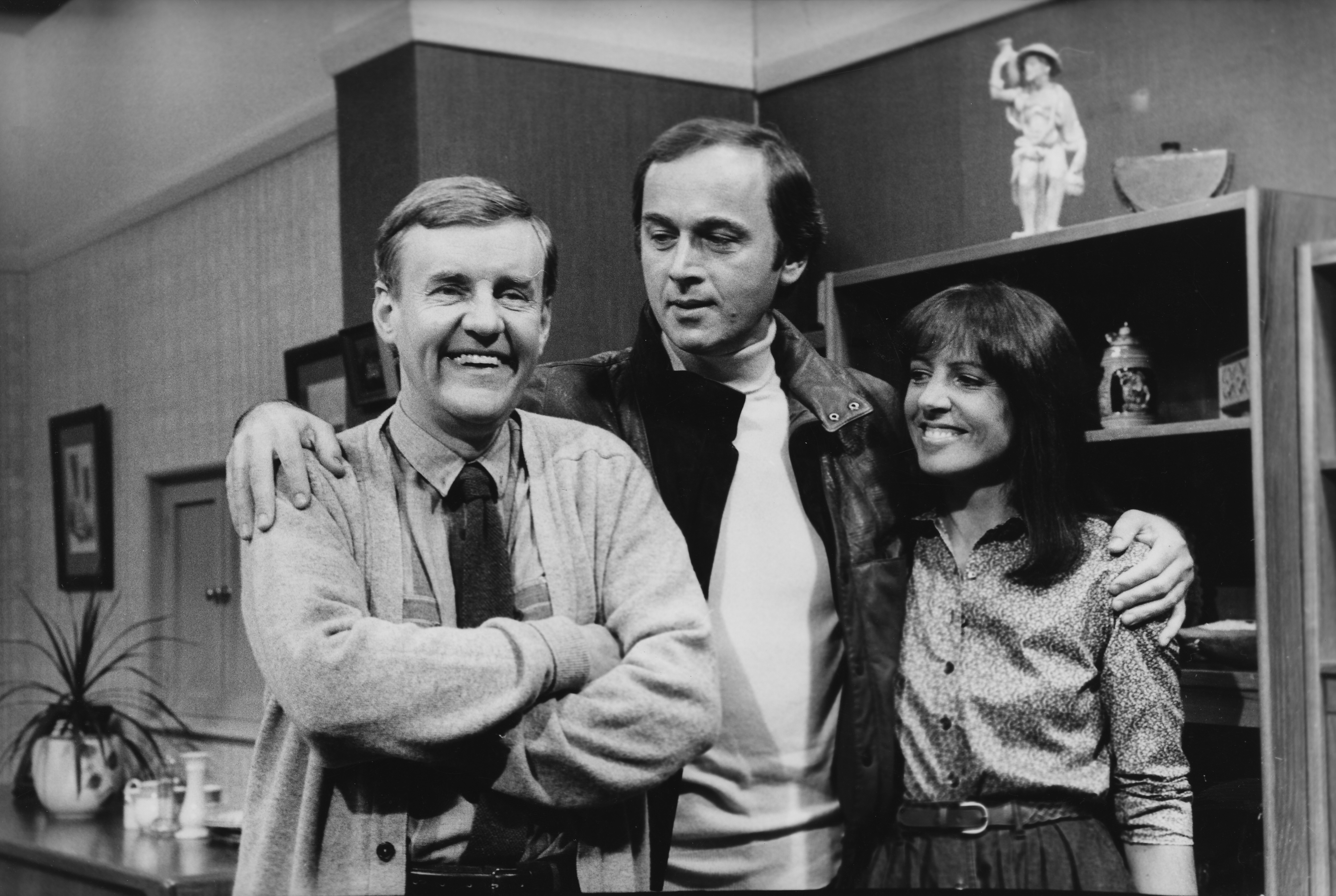 Peter Egan (centre) with Richard Briers (left) and Penelope Wilton (right) in a scene from the television sitcom 'Ever Decreasing Circles', October 7th 1984.