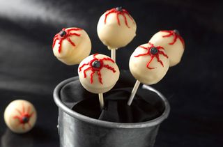 Eyeball cake pops