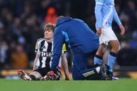 Newcastle's Anthony Gordon was forced off with a hamstring injury in the Carabao Cup semi-final against Manchester City