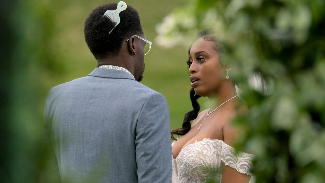 Kalybriah and Emond talking in Love is Blind.