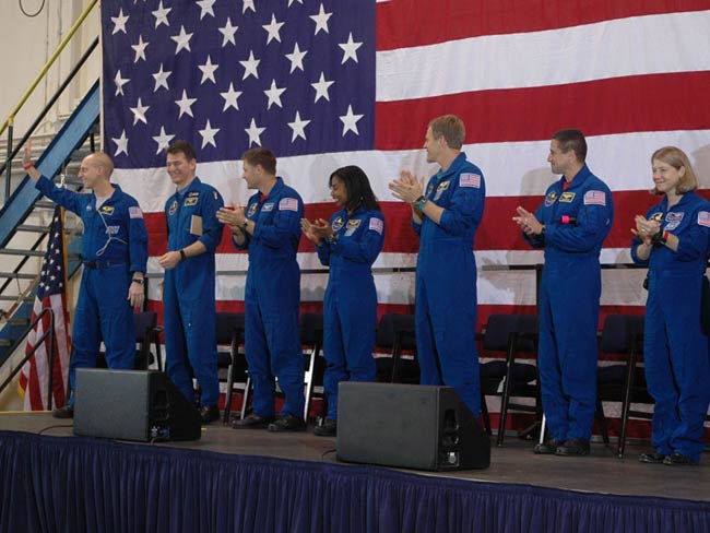 Shuttle Astronauts Hailed for &#039;Terrific Mission&#039;