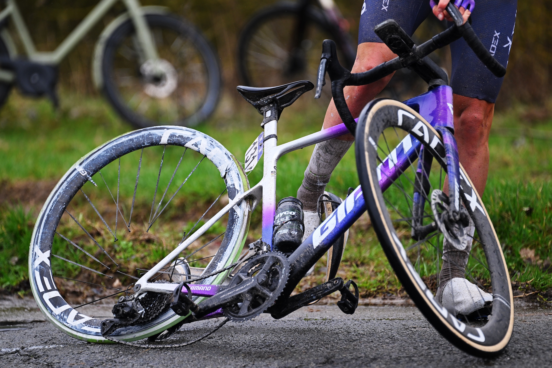 Tyre blown off Cadex wheel Omloop Nieuwsblad