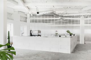 A monochromatic palette and minimalist rule in Firma + Cantine II by Baroness O