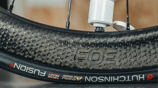 tubeless road tyres