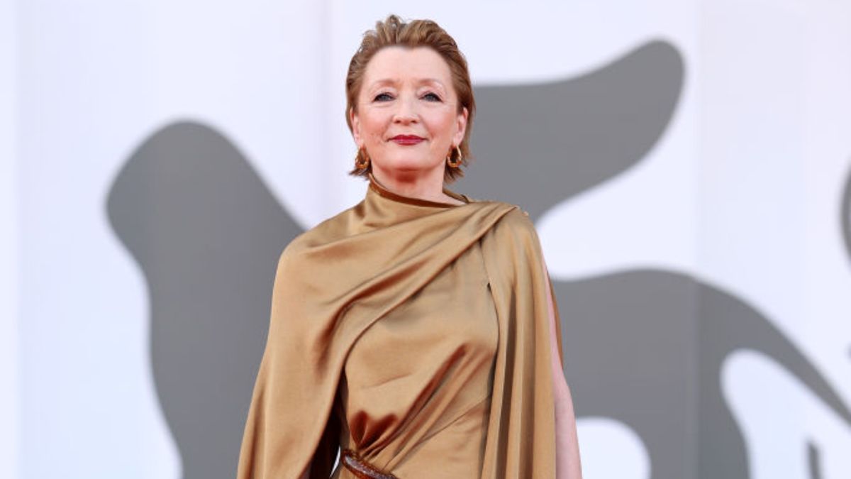 'Vraiment? Nous ne sommes toujours pas entendus ? Lesley Manville demande instamment que davantage d'histoires sur les femmes âgées soient à l'écran