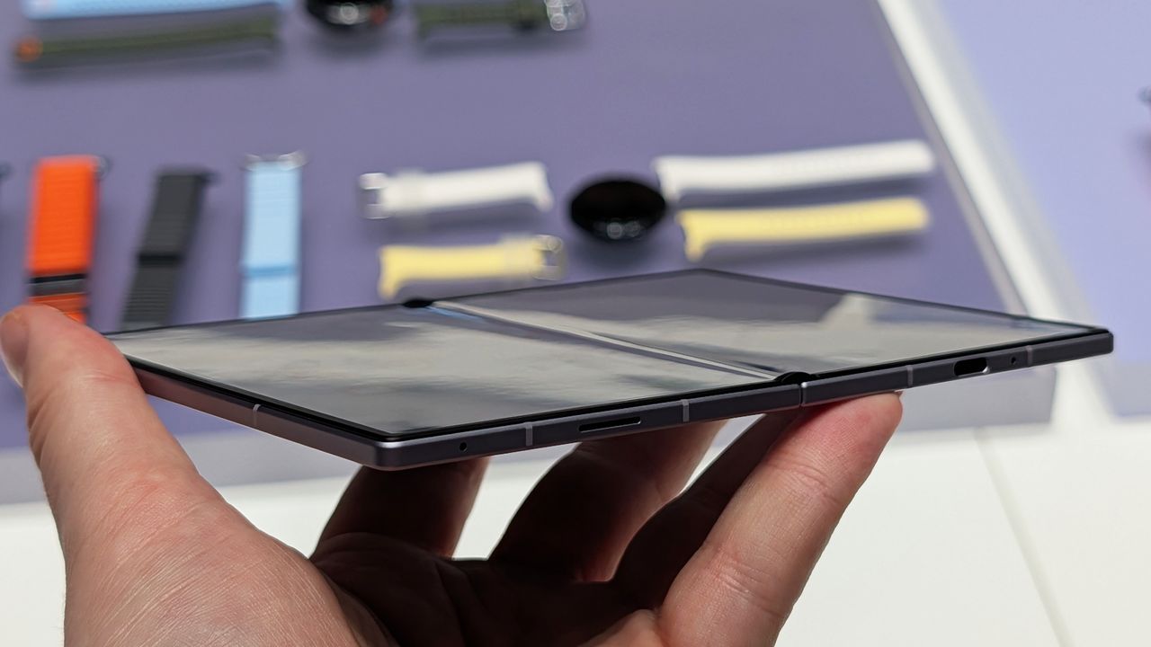 Samsung Z Fold 8
