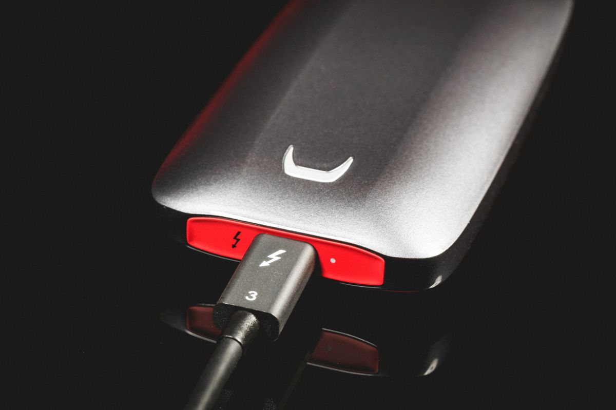 Samsung 1TB Portable SSD X5 Review: Leading Edge Performance