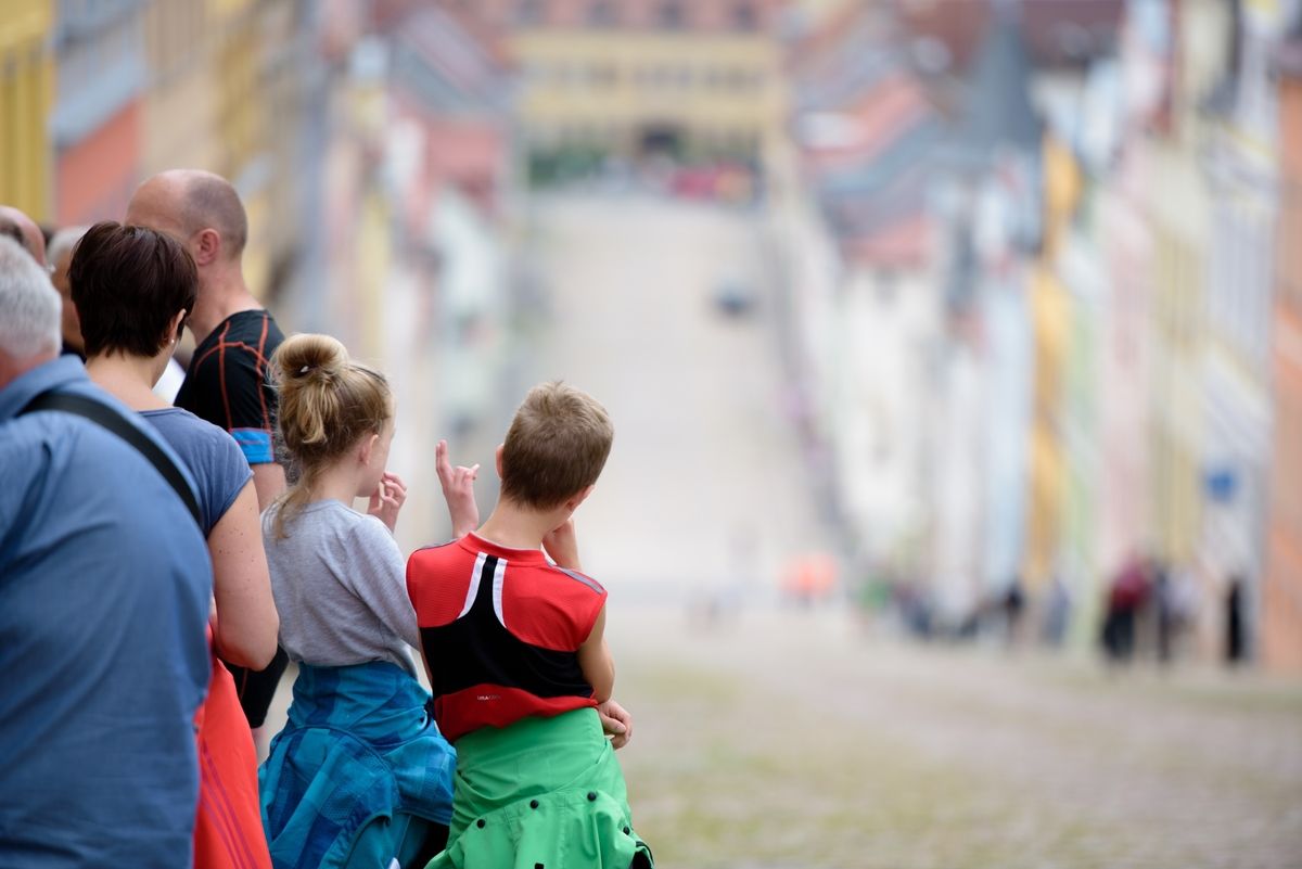 Waiting on the Meerane Wall at Th&uuml;ringen Rundfarht 2016 - Stage 3