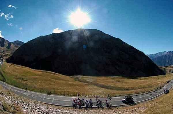 A small group of riders struggle with the gradient as the Pyrenees aren't too friendly to the non-climbers.