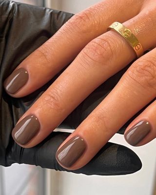 @paintedbyjools chocolate brown manicure
