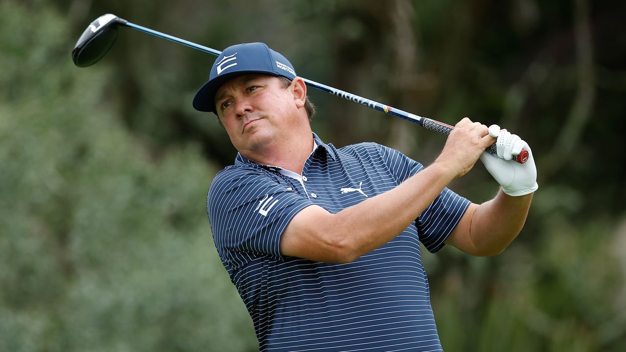 Jason Dufner hits a drive