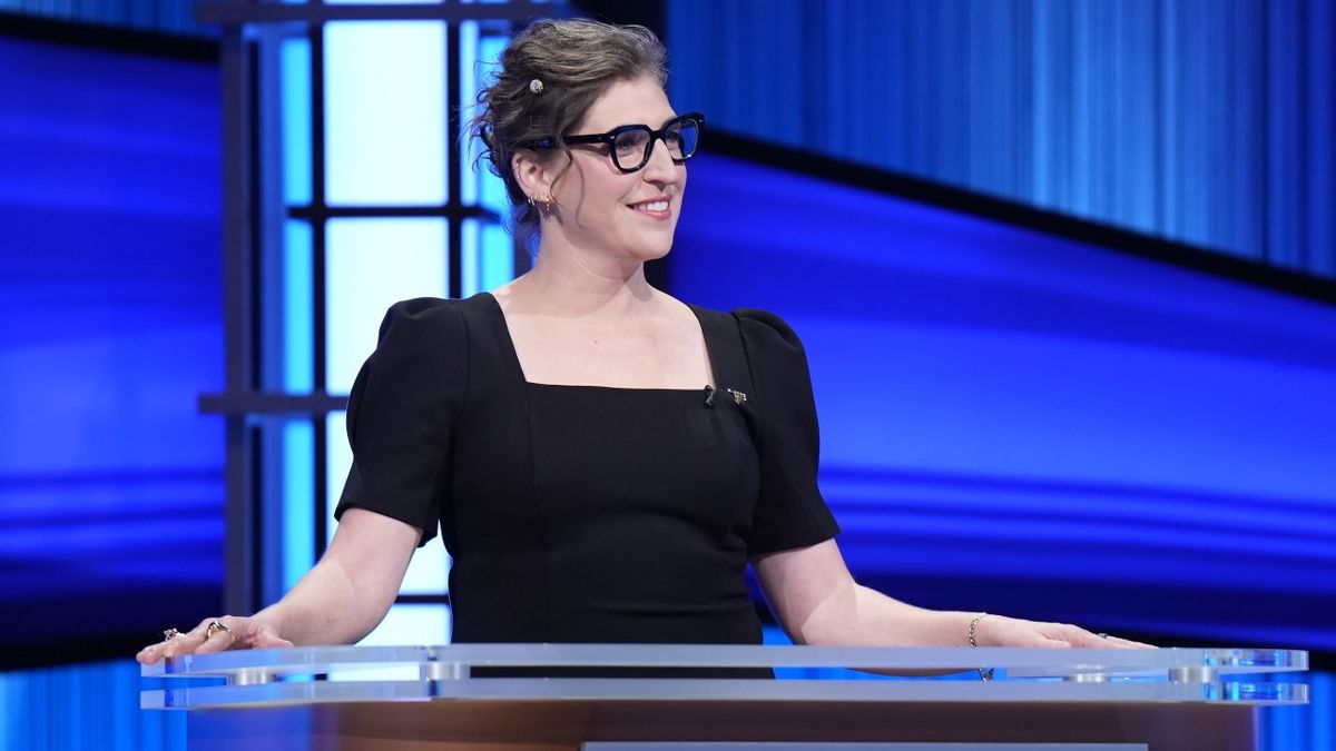 Mayim Bialik says she's out as a host of TV quiz show 'Jeopardy