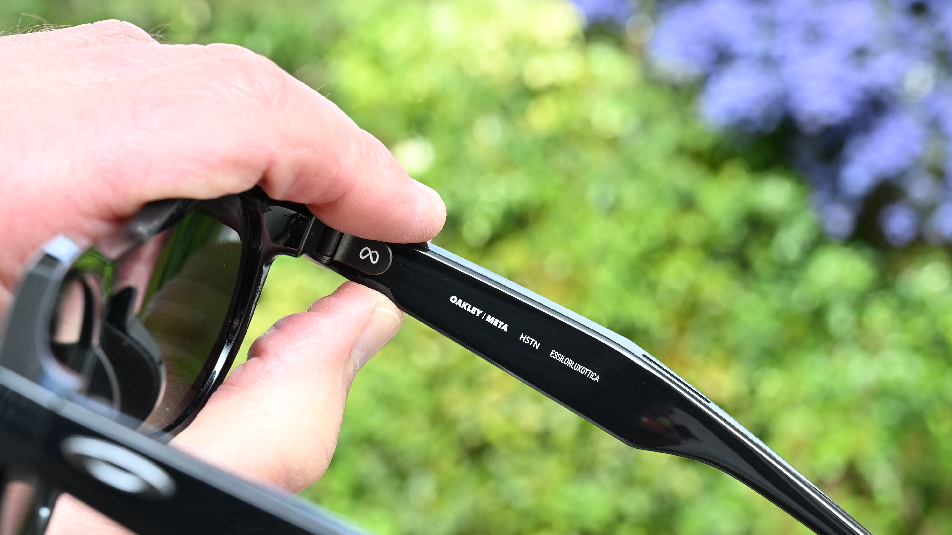 Oakley Meta HSTN product image