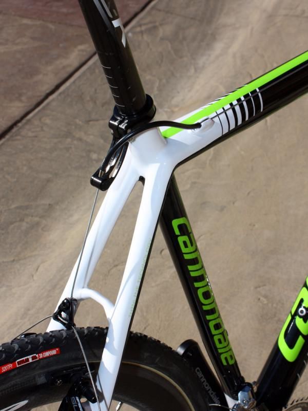 The seat stays sport a slender bridge to prevent mud build-up.