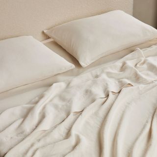 cream bedding set