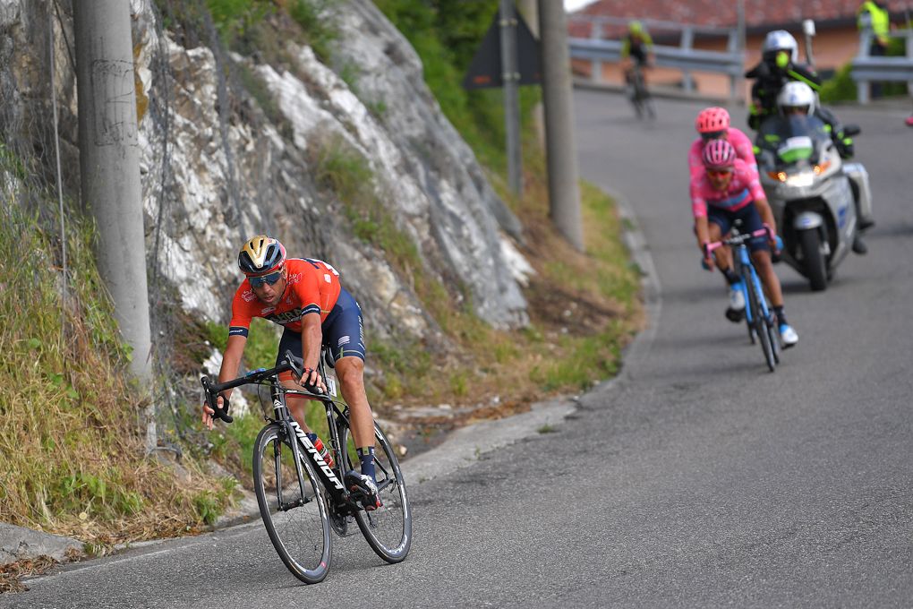 Vincenzo Nibali descends toward the finish of stage 15 at the Giro