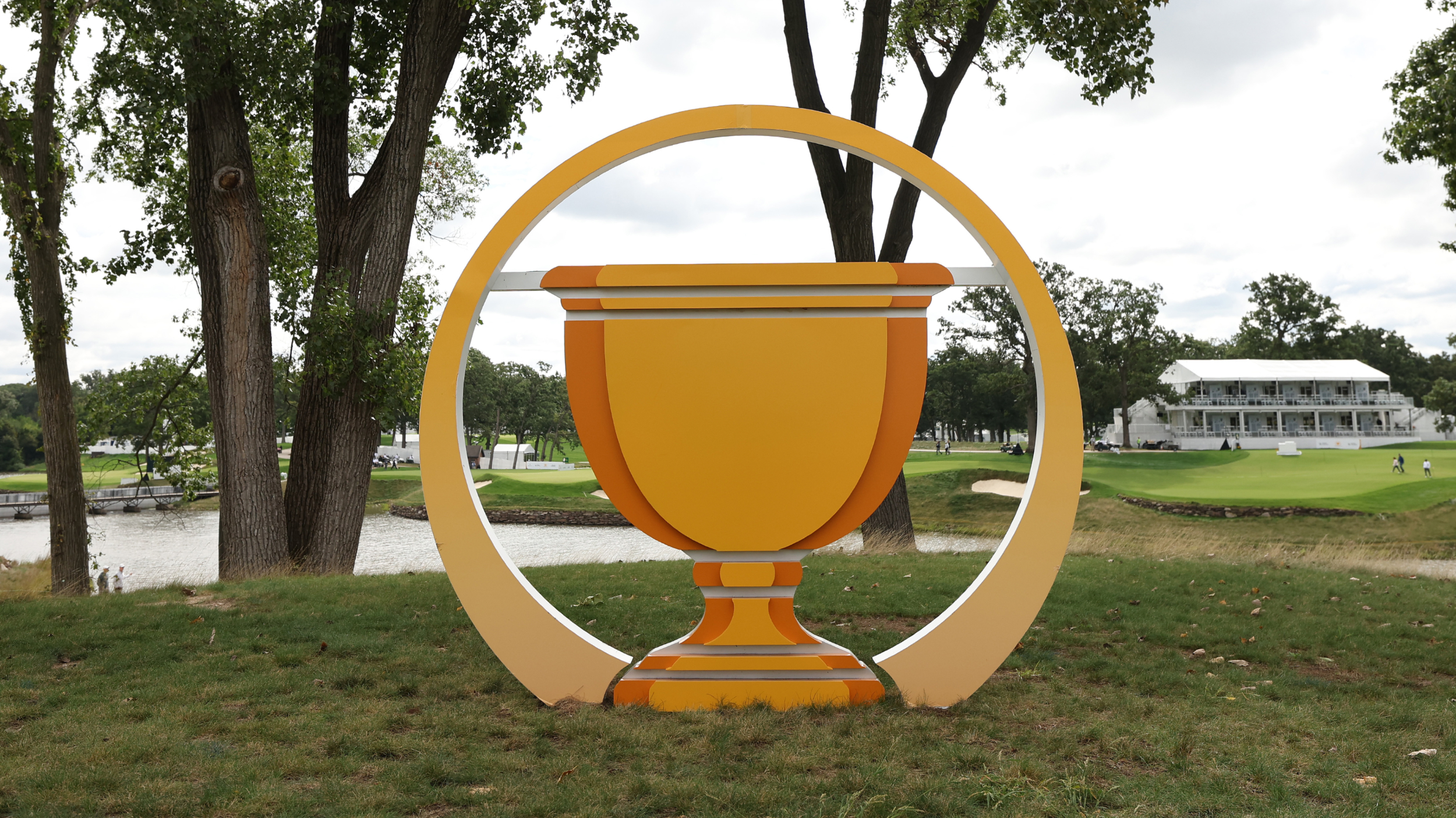 Presidents Cup signage at Medinah  