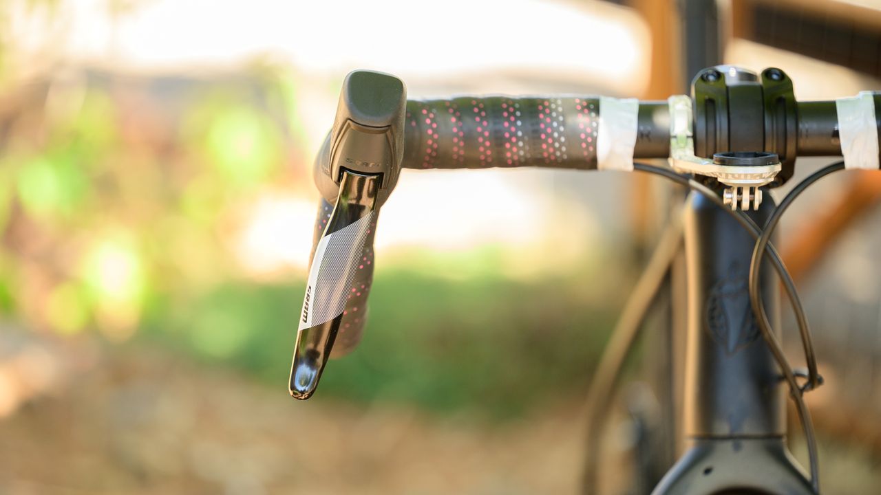 SRAM Apex AXS front of controls