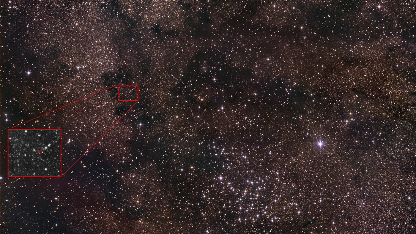 photograph of a star filled sky with an inset image detailing the location of 3I/ATLAS as a small white dot against a background of stars.