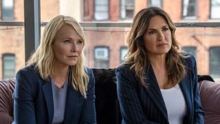 Kelli Giddish and Mariska Hargitay in Law & Order: SVU