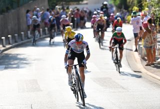 As it happened: GC riders battle it out as race lead changes yet again on Tour de France Femmes stage 8