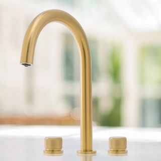 kitchen tap with diamond cut effect