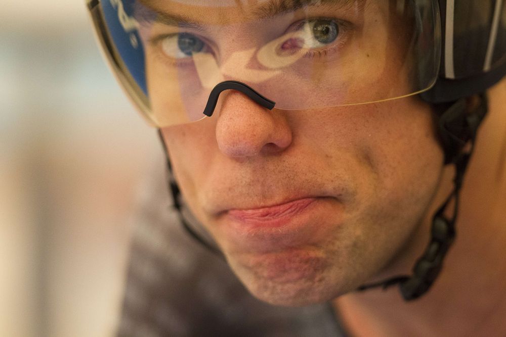 Dekker set a 52.221 km distance failing to set a new record.