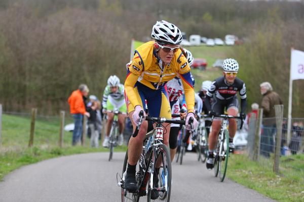 Carla Swart (MTN) chases Monia Baccaille (Team Valdarno).