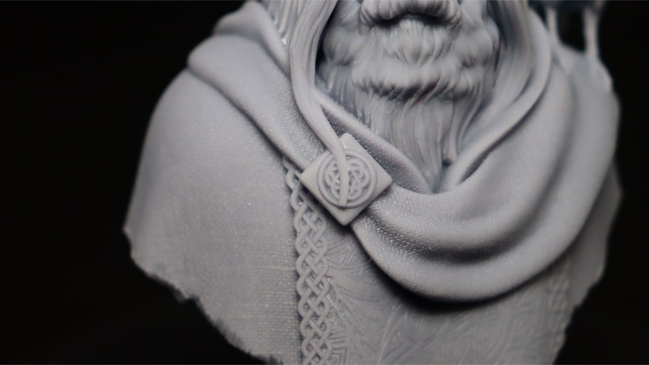 Nova3D Whale3 SE 3D printer-test print-Odin-close up of front of cloak